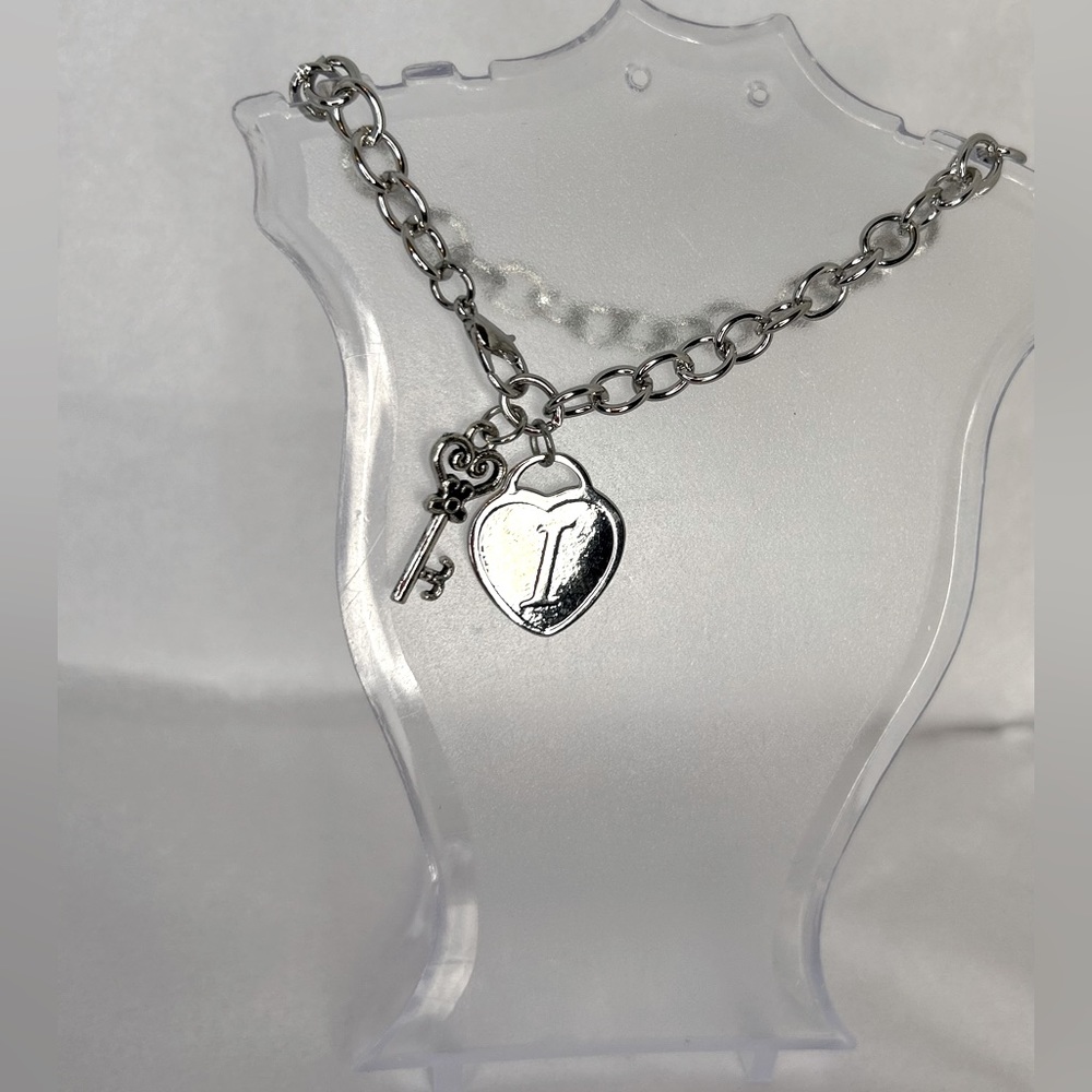 NEW Initial “I” Heart & Key Adjustable Charm Bracelet Fashion Silver-Tone